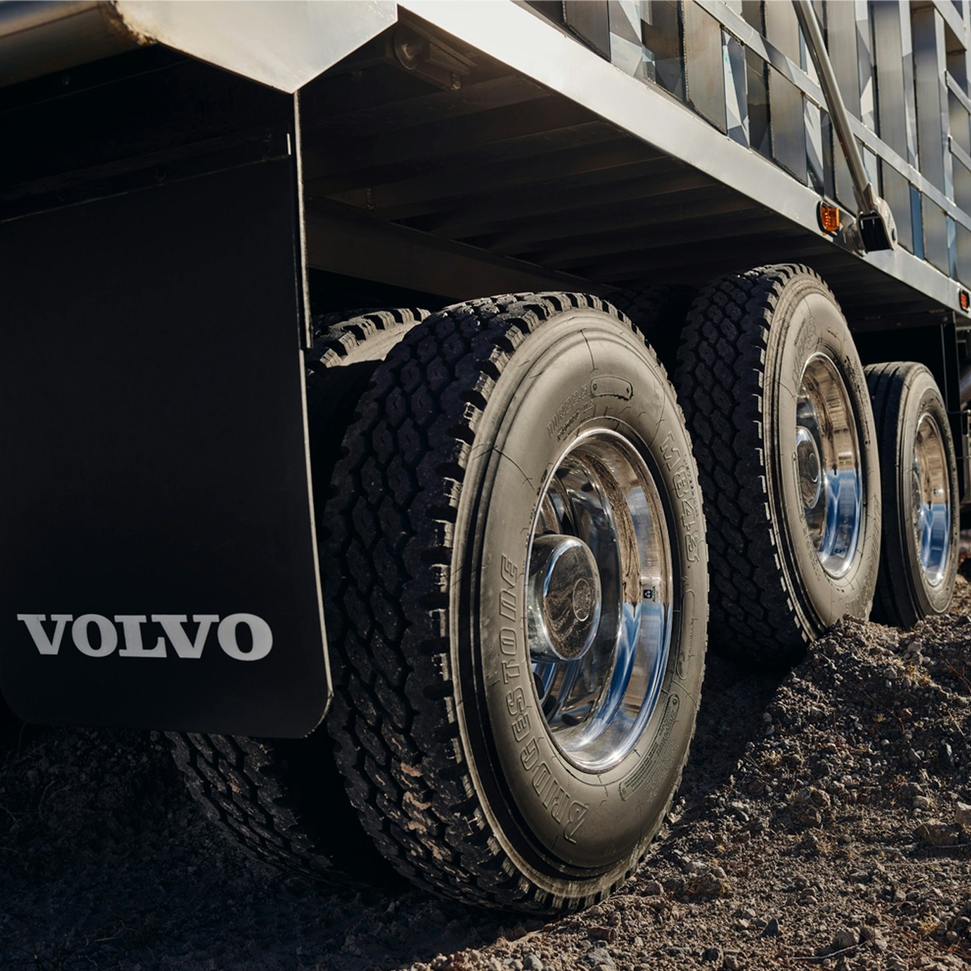 Campaign Photography 1400x1400 R