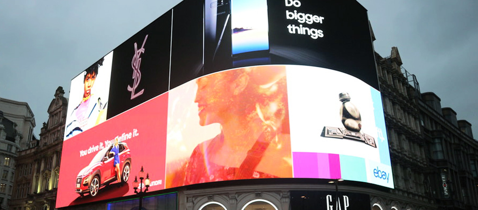 Is Digital Out-of-Home Advertising Right for Your Brand? 1 Is Digital Out-of-Home Advertising Right for Your Brand?